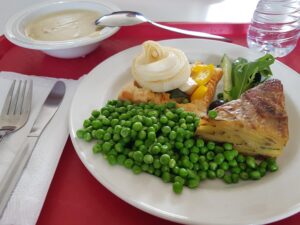 Lunch 3 – vegetarian version – cream soup with white vegetables and frittata with vegetables